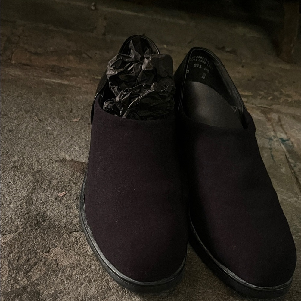 Munro Strand Black Stretch Leather Footwear - Picture 3 of 8